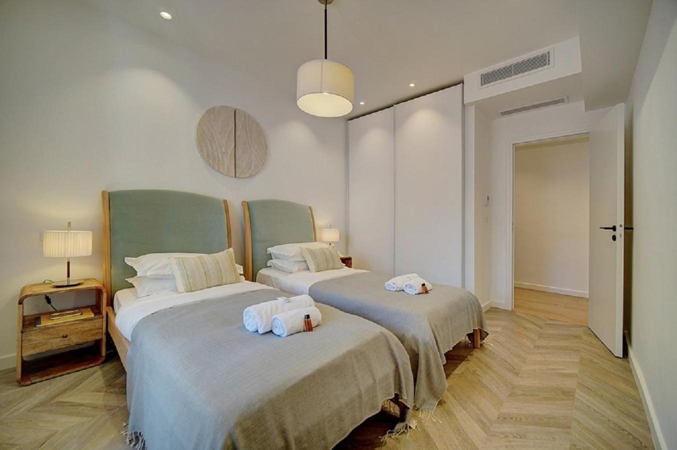 Magnifique 3 Pieces Renove Cannes Centre 'Banane' Avec Veranda ! A2B88 Exterior photo